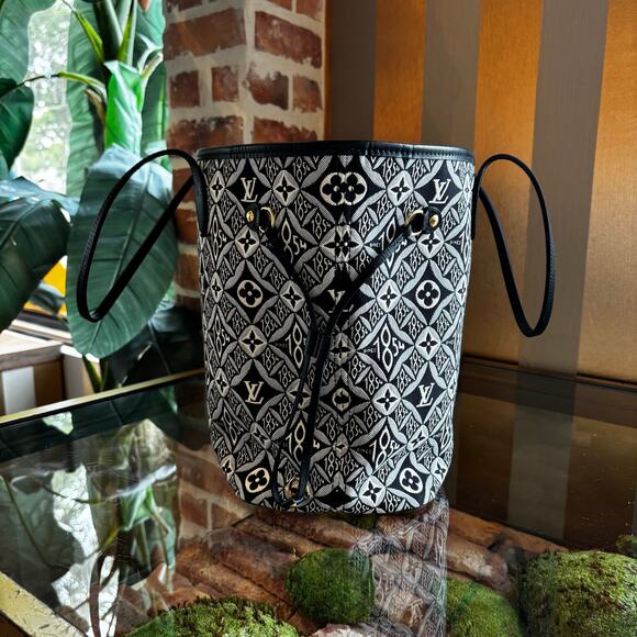 LOUIS VUITTON Since 1854 Neverfull w/Pouch MM - Picture 2 of 6